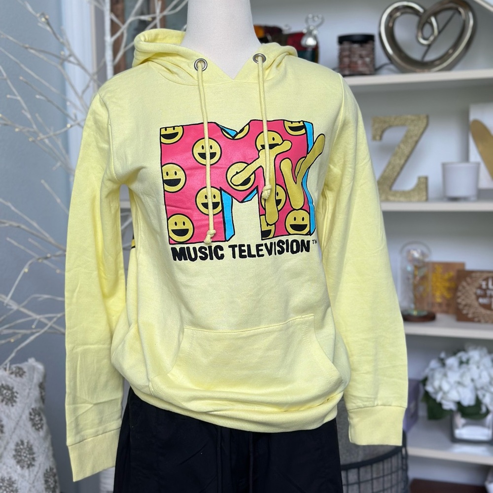 MTV Hoodie NWT Music Television Size M